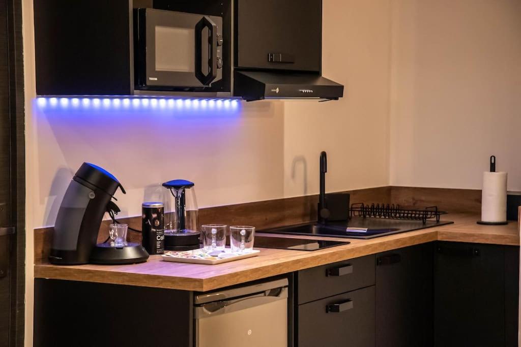 Blue Night - Jacuzzi - Bord De Seine Apartment Corbeil-Essonnes Ngoại thất bức ảnh