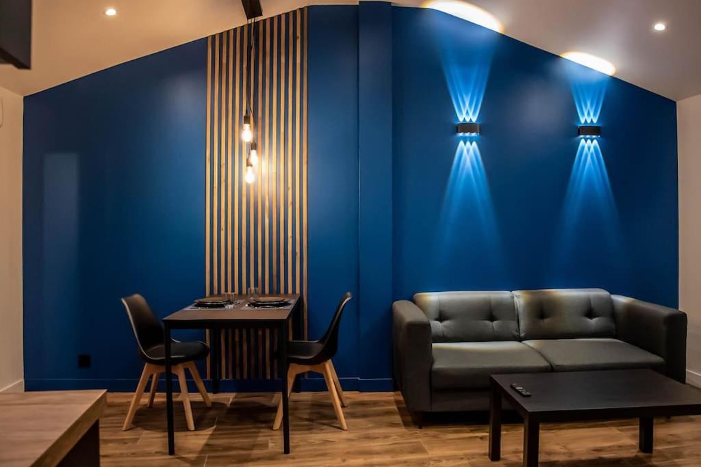 Blue Night - Jacuzzi - Bord De Seine Apartment Corbeil-Essonnes Ngoại thất bức ảnh