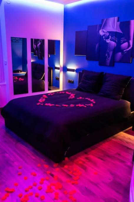 Blue Night - Jacuzzi - Bord De Seine Apartment Corbeil-Essonnes Ngoại thất bức ảnh