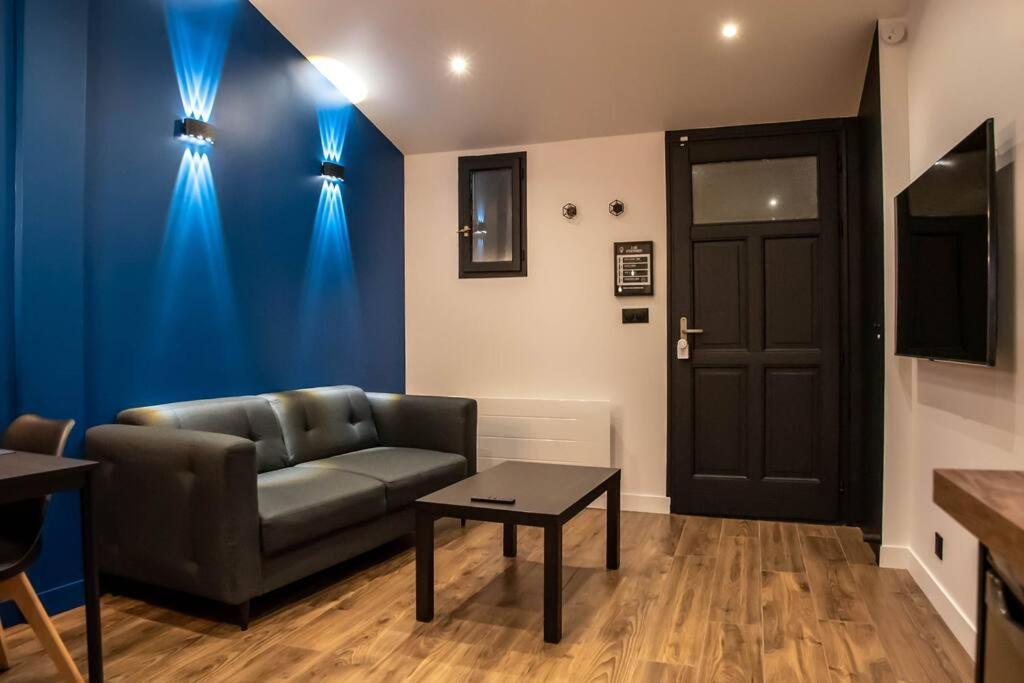 Blue Night - Jacuzzi - Bord De Seine Apartment Corbeil-Essonnes Ngoại thất bức ảnh